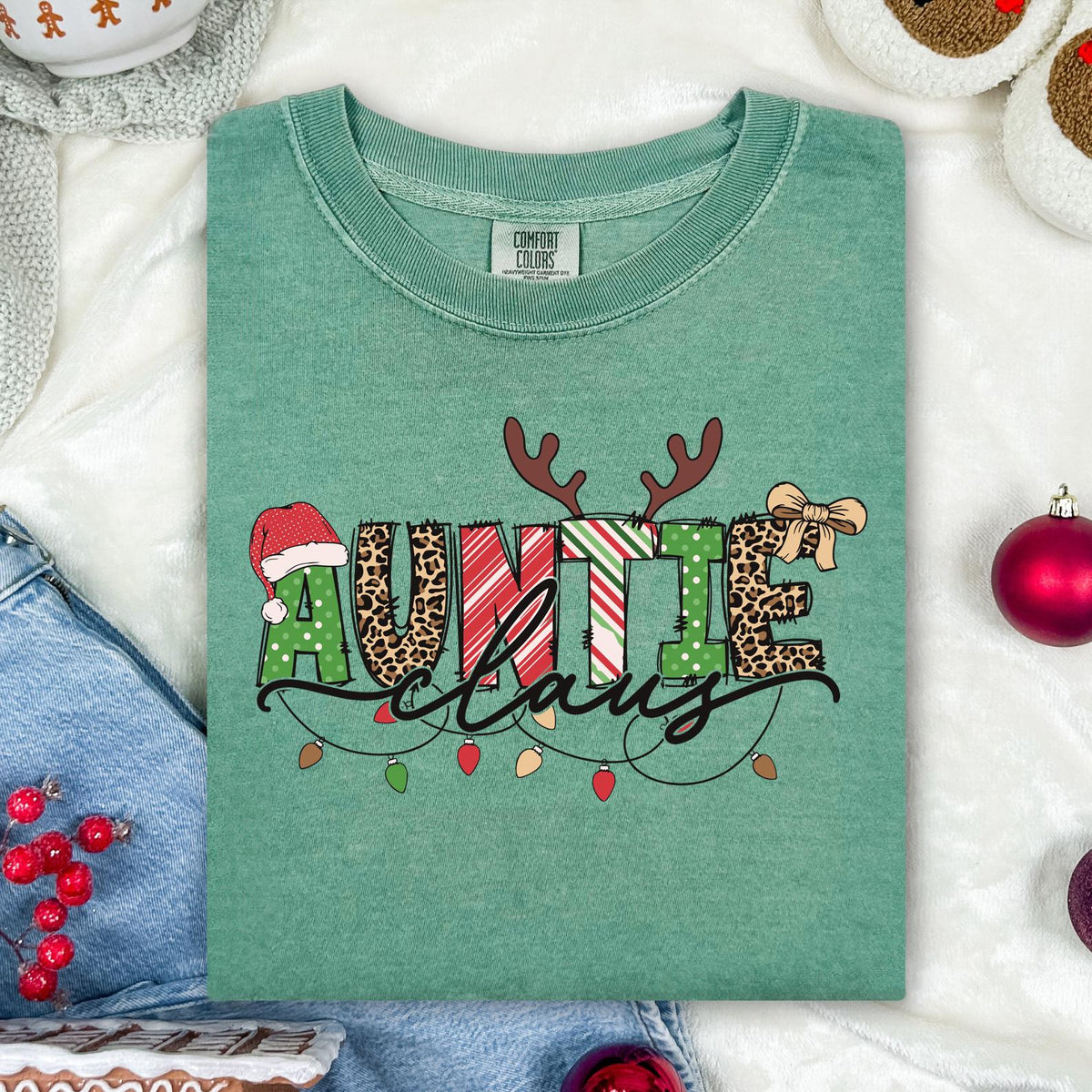 Auntie Clause Christmas Comfort Colors® T-Shirt, Leopard Print Design Preppy Aunts Xmas Shirt, Funny Christmas Family Gathering Crewneck