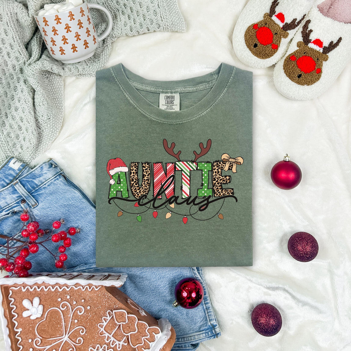 Auntie Clause Christmas Comfort Colors® T-Shirt, Leopard Print Design Preppy Aunts Xmas Shirt, Funny Christmas Family Gathering Crewneck