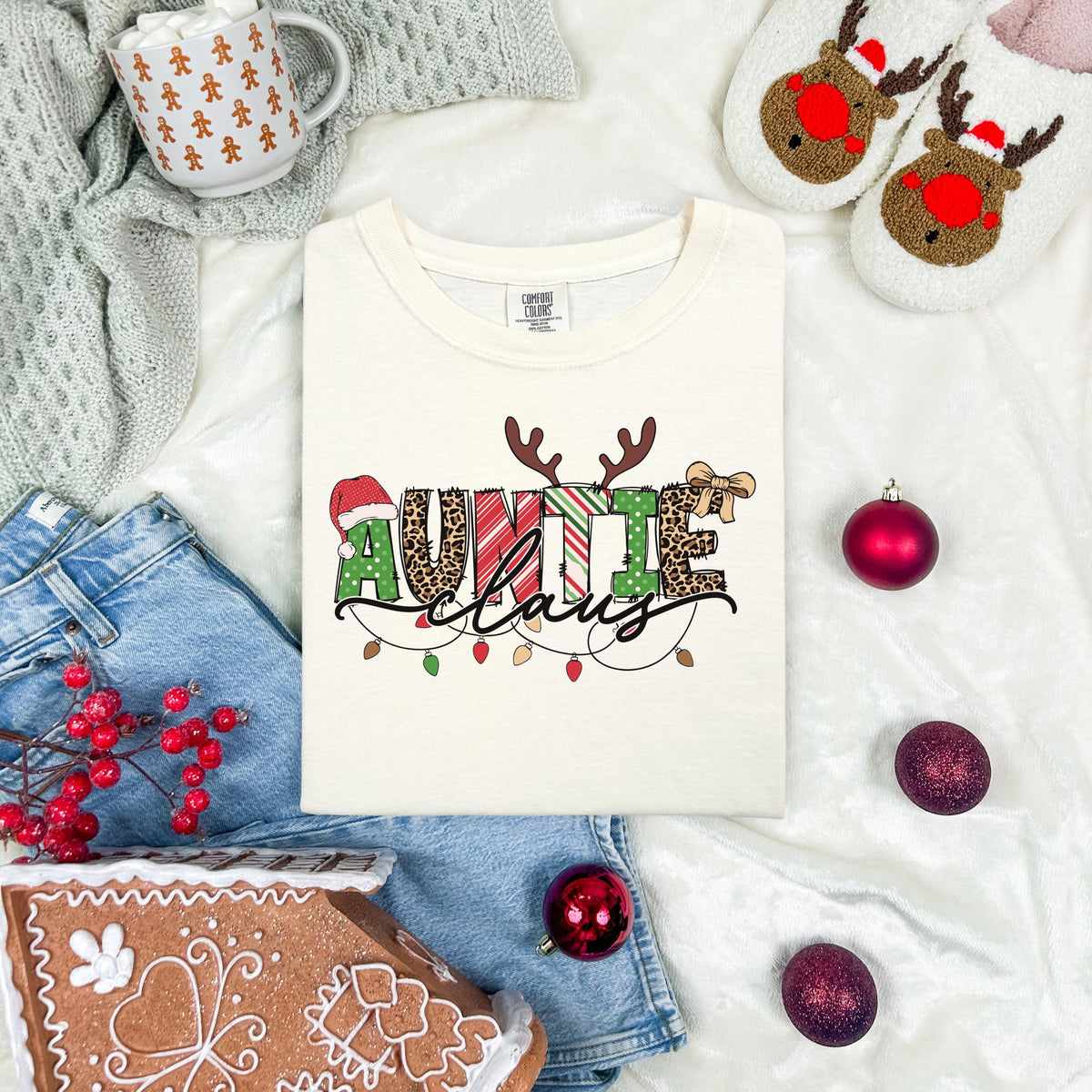 Auntie Clause Christmas Comfort Colors® T-Shirt, Leopard Print Design Preppy Aunts Xmas Shirt, Funny Christmas Family Gathering Crewneck
