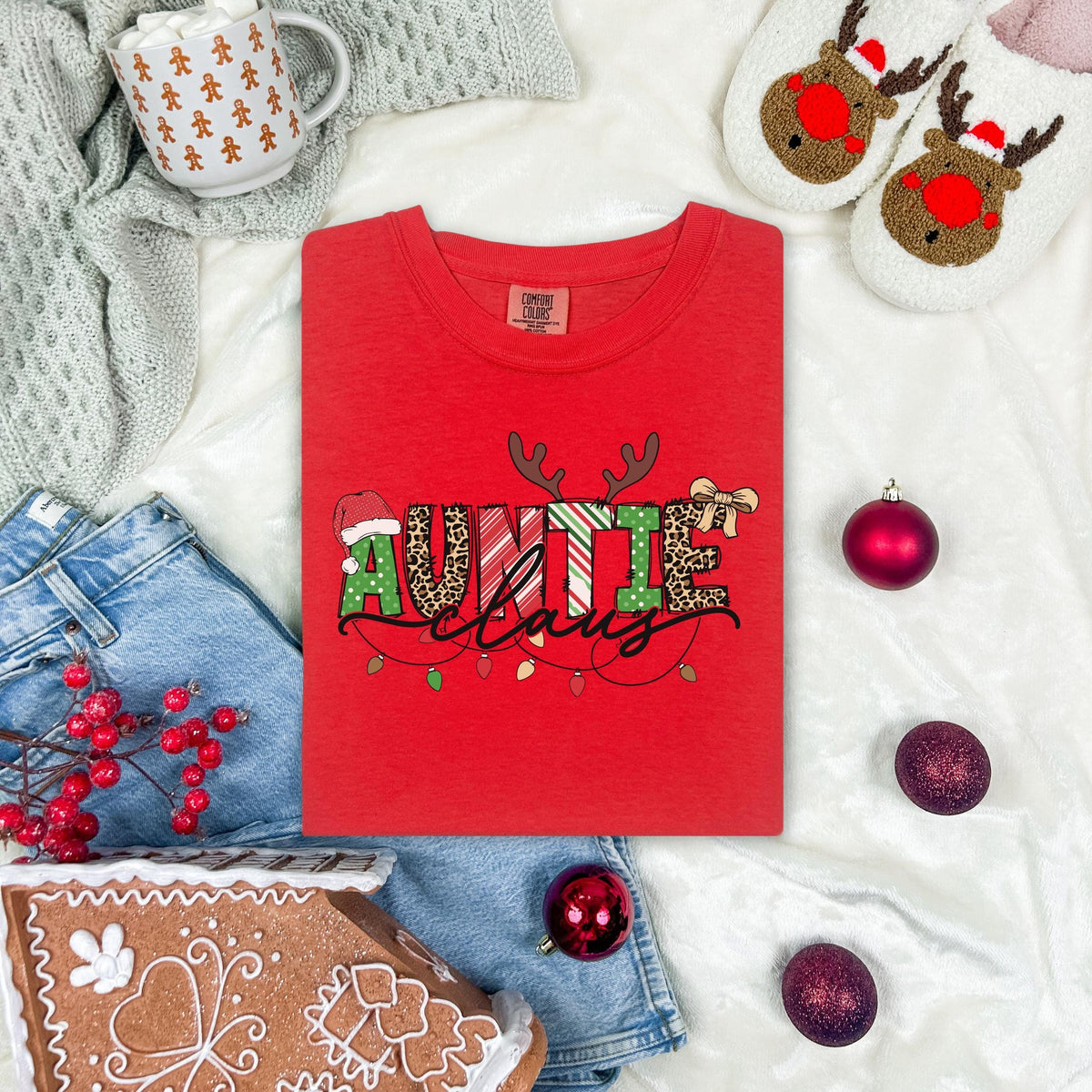 Auntie Clause Christmas Comfort Colors® T-Shirt, Leopard Print Design Preppy Aunts Xmas Shirt, Funny Christmas Family Gathering Crewneck