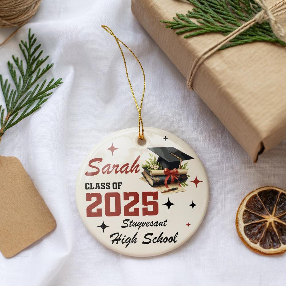 Personalized Christmas Graduation Ornament 2025, Custom Name Cap Christmas Keepsake