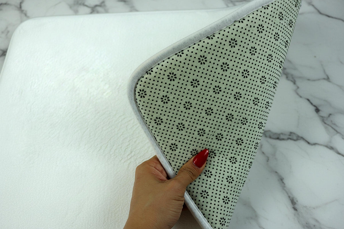 Green Checkerboard Bath Mat, Daisy Flower Bathroom Rug, Checkered Shower Mat