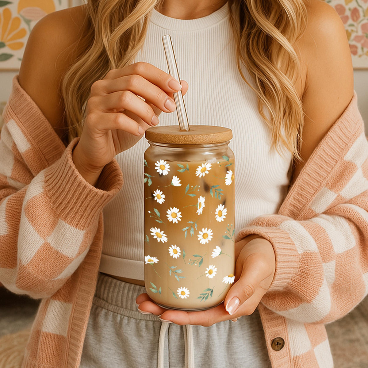 Daisy Glass Tumbler, Nature Lover Eco Friendly Cup, Floral Iced Coffee Glass Cup