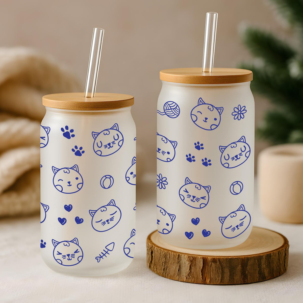 Cat Face & Small Hearts Doodle Can Glass Tumbler, Cute Cat Mom Iced Coffee Cup