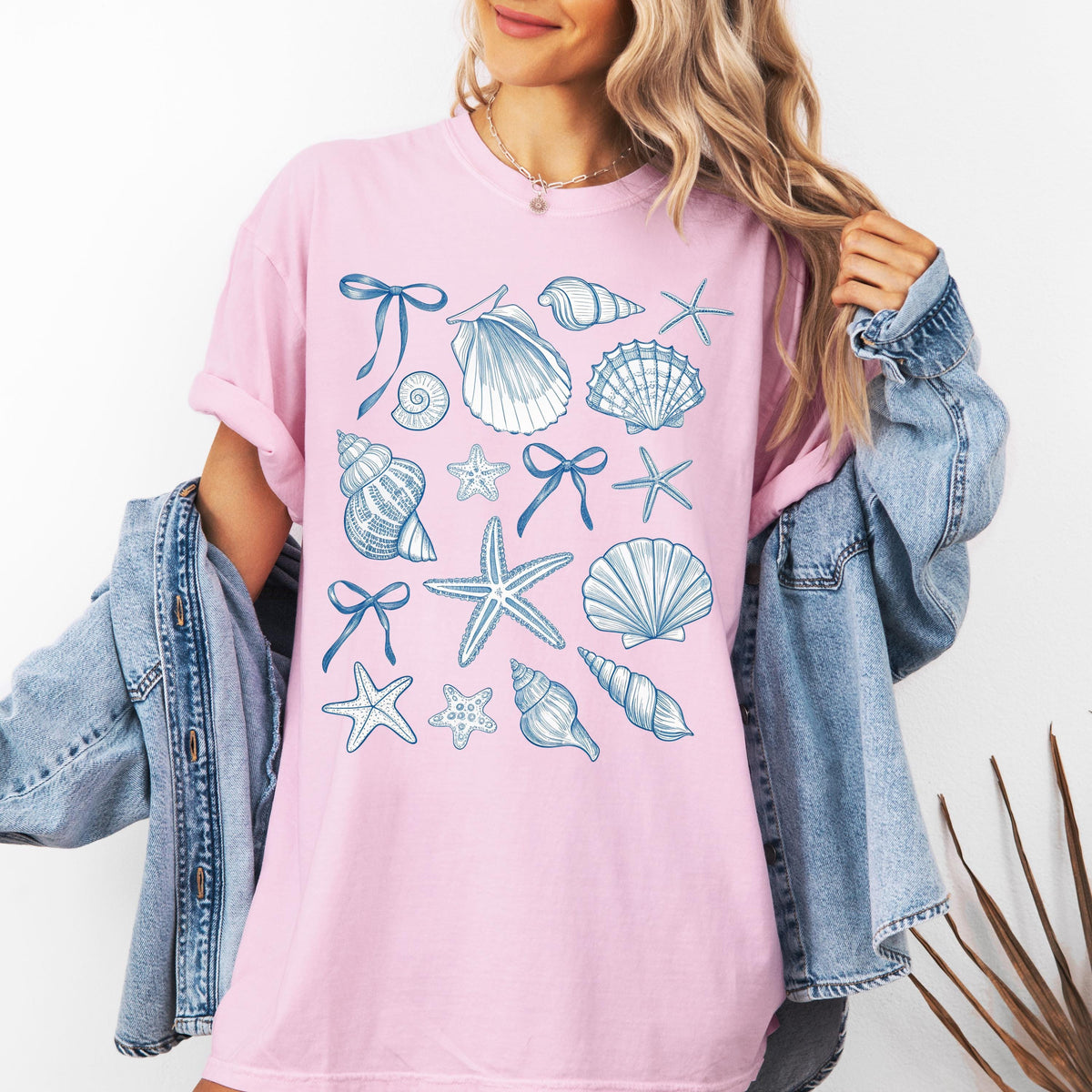 Comfort Colors® T-shirt, Seashell Coquette Bow Shirt, Starfish Seashell Tee, Beach Lover Crewneck, Cute Coastal Top, Summer Vacation Tee