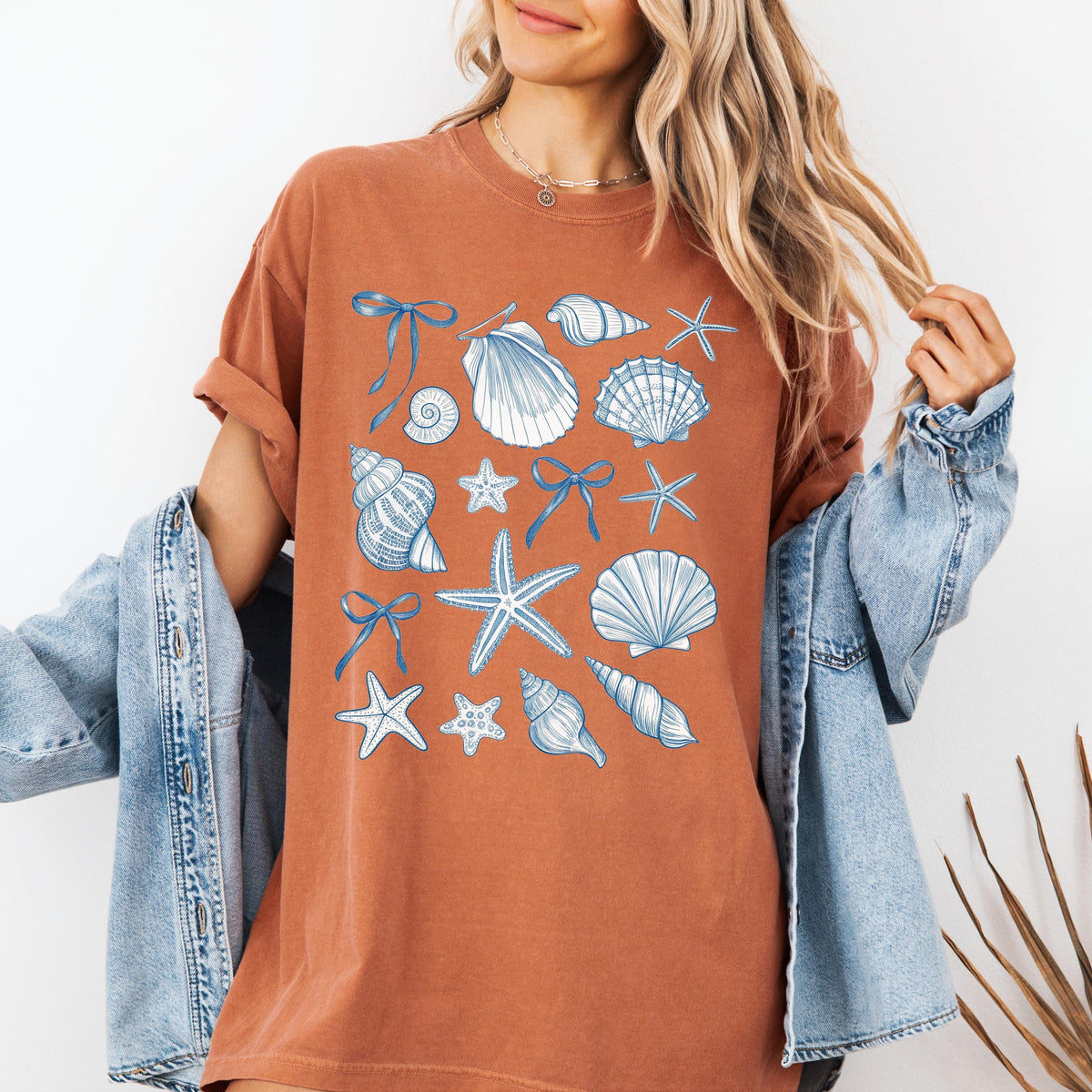 Comfort Colors® T-shirt, Seashell Coquette Bow Shirt, Starfish Seashell Tee, Beach Lover Crewneck, Cute Coastal Top, Summer Vacation Tee