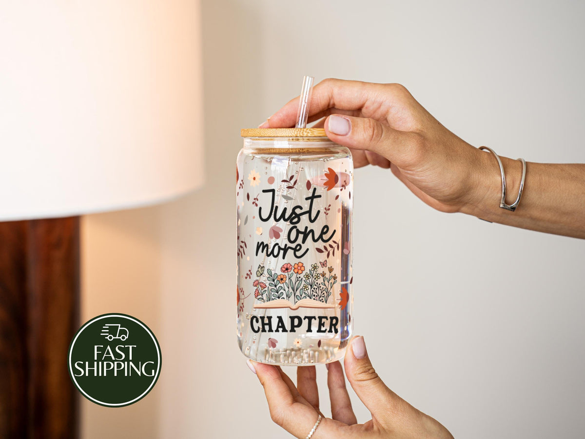 Just One More Chapter Can Glass Tumbler, Wild Floral Book Lovers Iced Coffee Cup