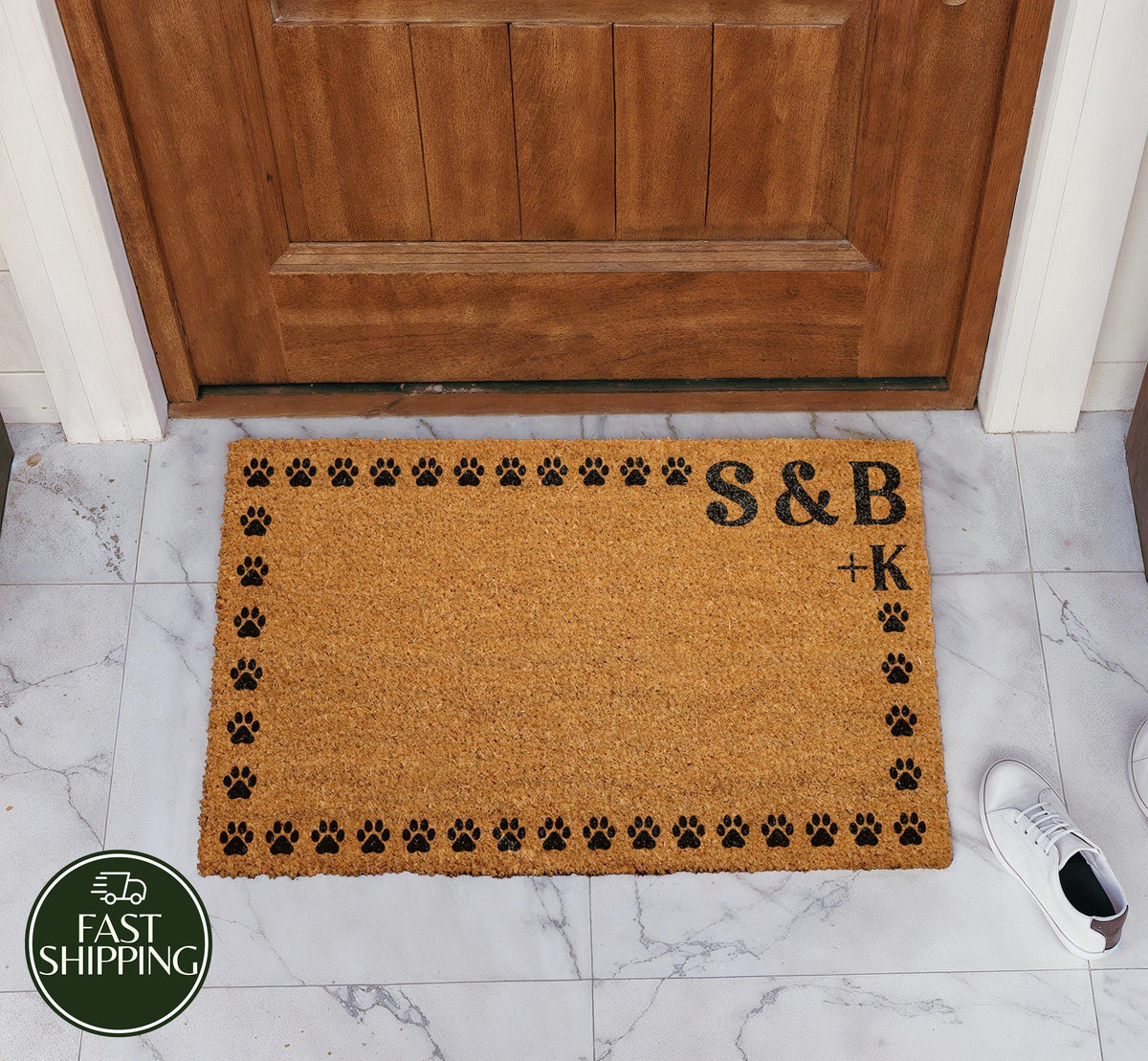 Personalized Family and Pet Initial Doormat, Custom Paw Print Border Welcome Mat