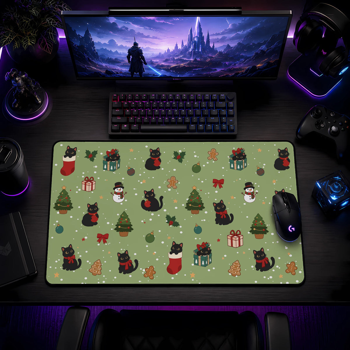 Black Cat Christmas Desk Mat, Holiday Gaming Mouse Pad (3mm Thick)